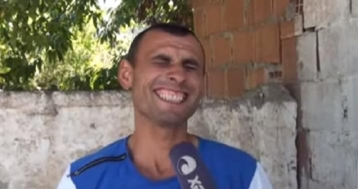 Şaftalının adını eşidəndə özündən çıxır -
