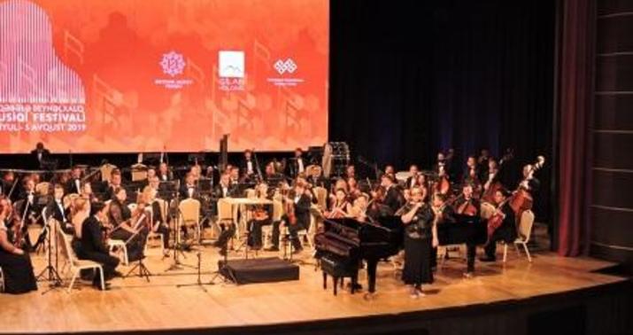 “Kiyev virtuozları” Qəbələdə konsert verdi