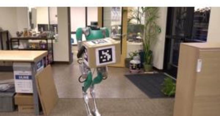 Robot-kuryer işə başladı -
