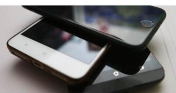Tələbələrə smartfon qadağası