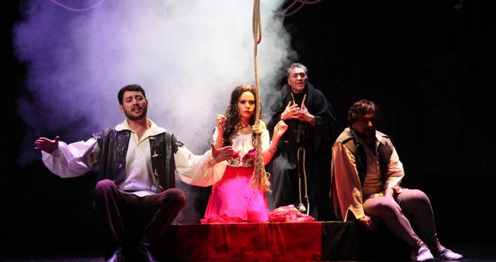 Teatrların qastrol səfərləri davam edir