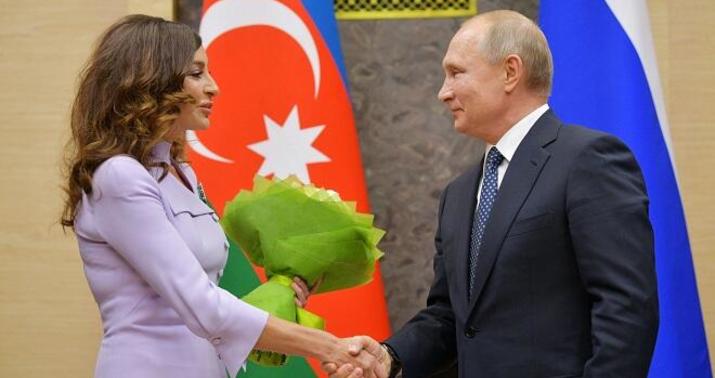 Vladimir Putin Mehriban Əliyevanı təbrik etdi