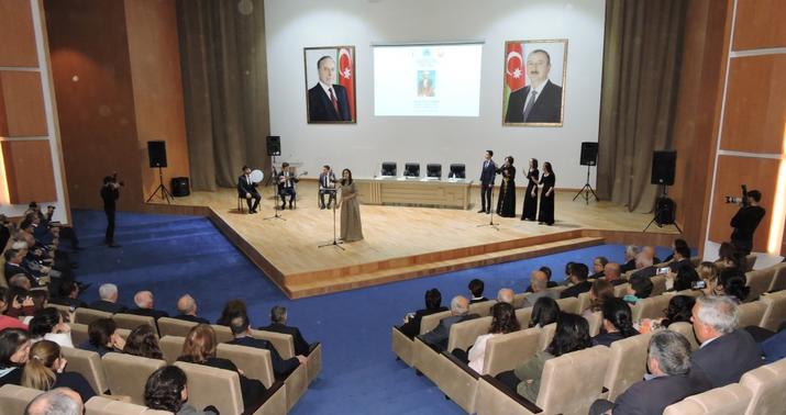 Nəsimi ili: beynəlxalq elmi konfrans keçirildi -