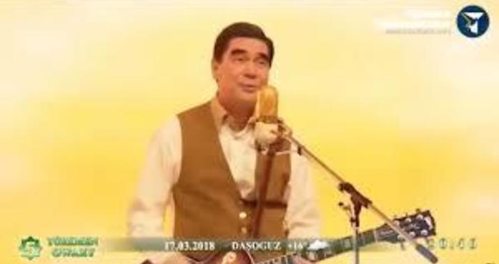 Türkmənbaşı Azərbaycan mahnısı ifa etdi -