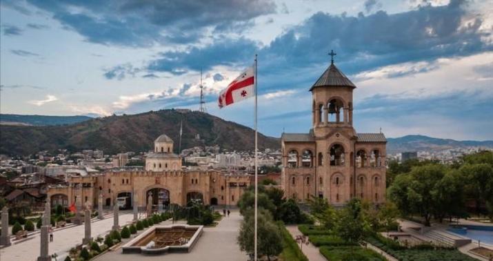 Gürcüstanda bələdiyyə seçkiləri başladı