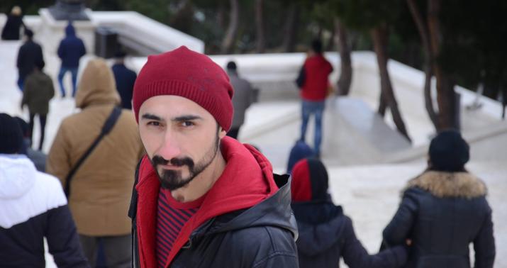 Hərəkətsiz bir şey, ümidsiz bir şey, belə kiçicik...