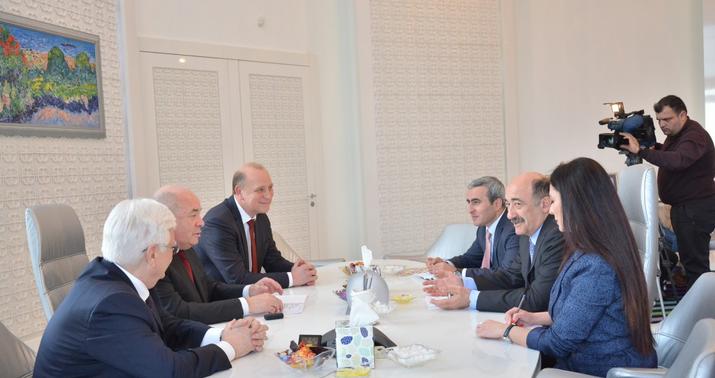 Mədəniyyət naziri Putinin xüsusi nümayəndəsini qəbul etdi
