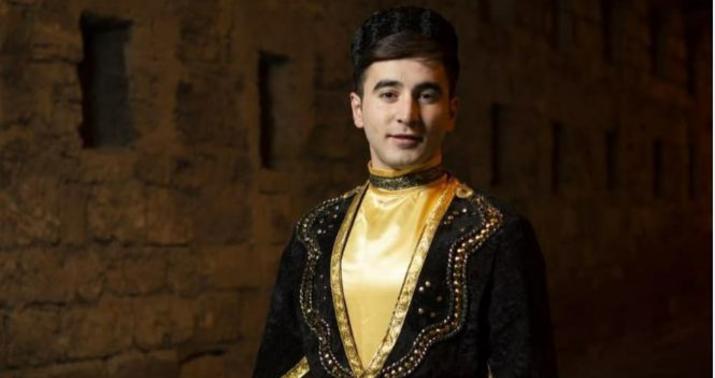 Gənc xanəndə koronavirusla bağlı fləşmoba qoşuldu -