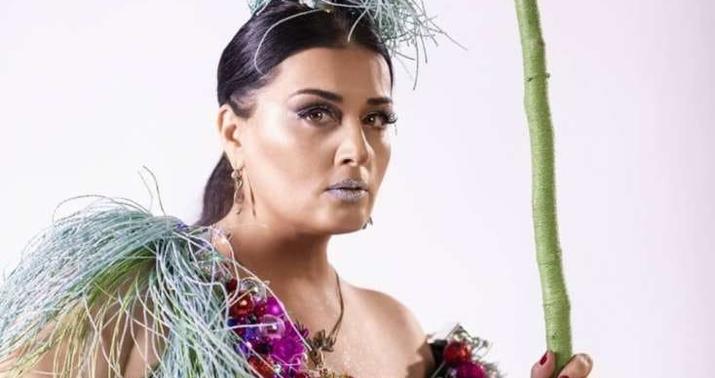Elza Seyidcahandan "Evdə qal" klipi... -