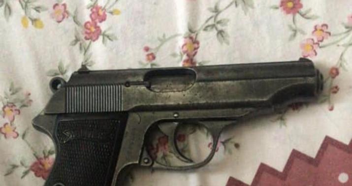 Zavodda seyfdən silah-sursat aşkarlandı –