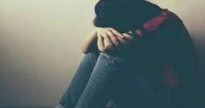 34 yaşlı kişidən gecəyarısı sevgilisinin azyaşlı qızına qarşı əxlaqsızlıq –