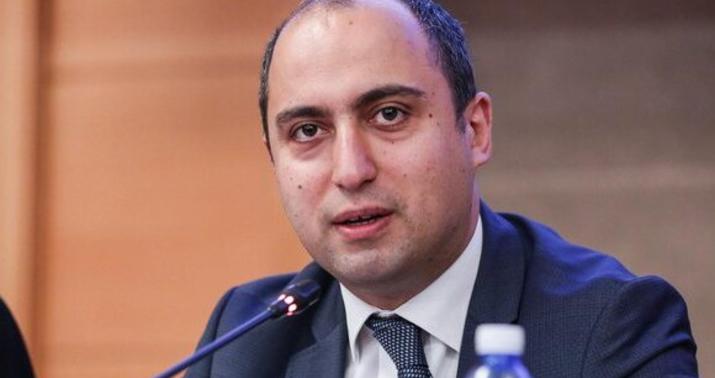 Əmrullayev məktəblərdə vakant yer məsələsinə aydınlıq gətirdi