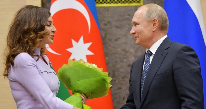 Putin Mehriban Əliyevanı təbrik etdi