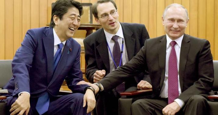 İstefa qərarından sonra Putinə kritik zəng: