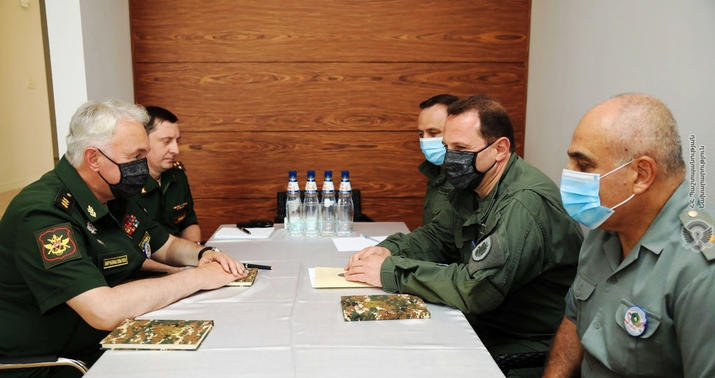 Rus general Ermənistanda: