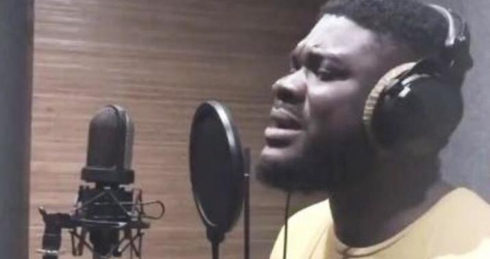 Nigeriyalı “Sarı gəlin”i Azərbaycan dilində oxudu -
