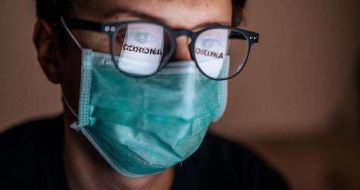 Eynək koronavirusdan qoruyur -