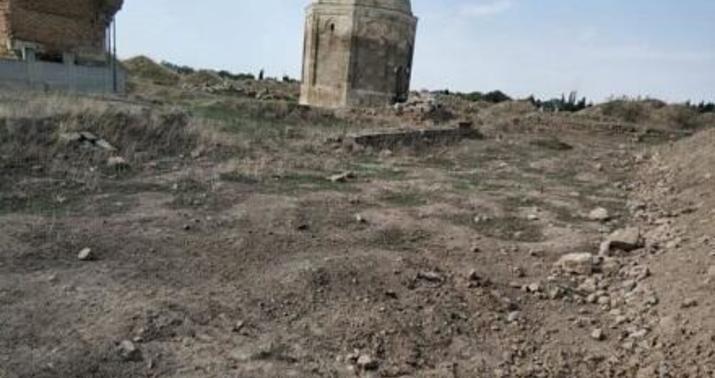 Erməni təxribatı: Şeyx Babı türbəsinə ciddi ziyan dəydi