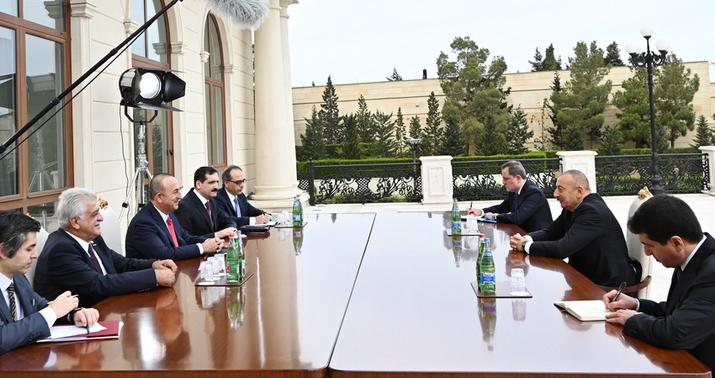 İlham Əliyev Mövlud Çavuşoğlunu qəbul etdi -