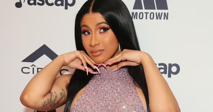 Kardi B-nin fanatları Kardaşyanı hədəf aldı -