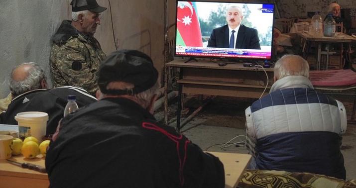 Xankəndi erməniləri İlham Əliyevin çıxışını izləyir -