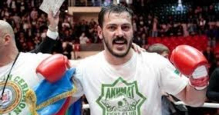 Zabit Səmədov fransalı rəqibini uddu