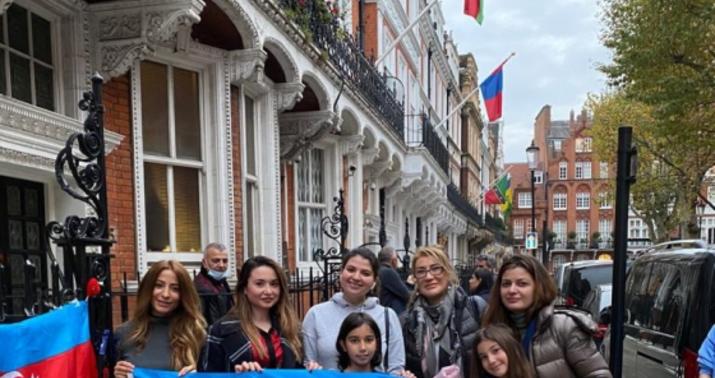 Britaniyadakı azərbaycanlı icması Şuşanın azad olunmasını qeyd etdi -