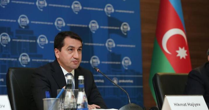 Hikmət Hacıyev brifinq keçirir -