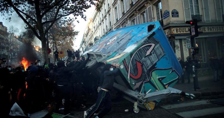 Parisdə ara qarışdı -