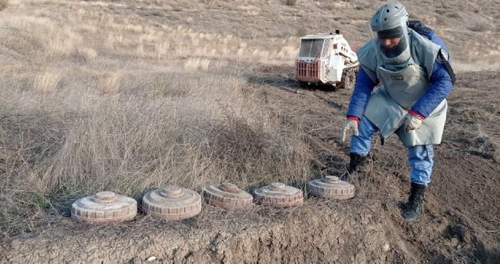 Suqovuşana çəkiləcək avtomobil yolu minalardan təmizlənir -