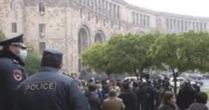 Əsgər anaları Paşinyana etiraz etdi  -