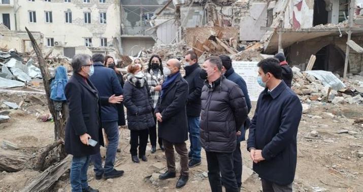 İtaliyalı deputatlar Ermənistanın müharibə cinayətləri ilə tanış oldular -