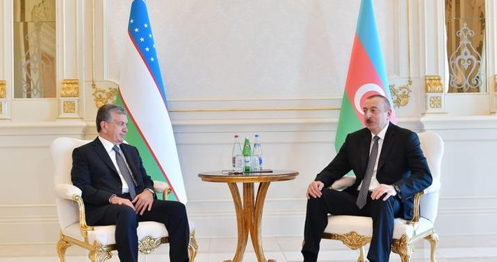 Şavkat Mirziyoyev İlham Əliyevi Qələbə münasibəti ilə təbrik etdi