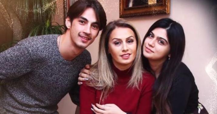 Rozanın oğlu bacısını müdafiə etdi: