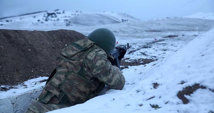 Azərbaycan Ordusunun bölmələri döyüş atışları keçirir -