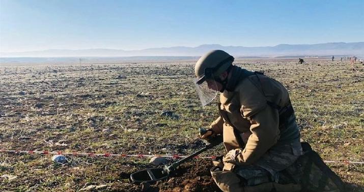 Hərbçilərimiz Qarabağda mina təmizləmə əməliyyatlarında iştirak edir -