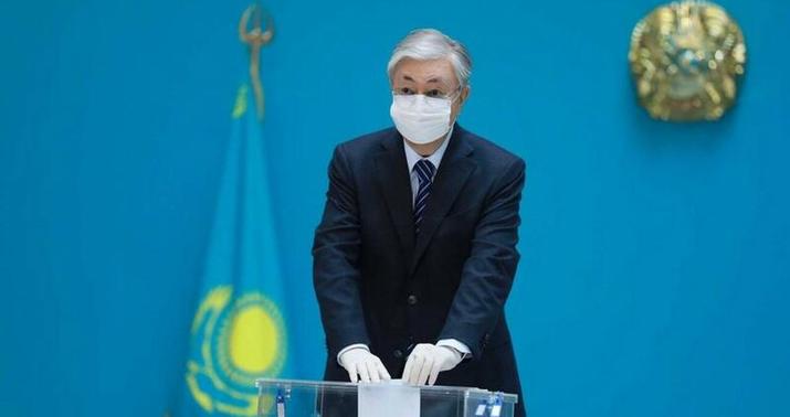 Tokayev və Nazarbayev parlament seçkilərində səs verdi -