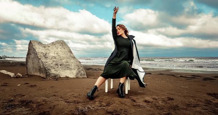 Nura Suri cazibədarlığı ilə göz oxşadı... -