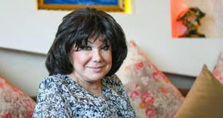 Flora Kərimova nənə olacaq: