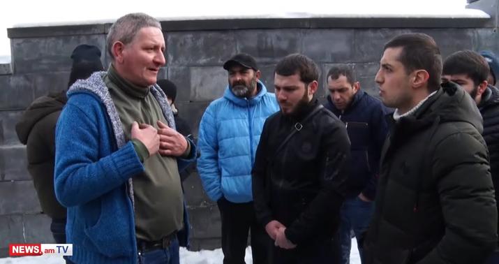 Ermənistanda hərbçilər aksiya keçirir -