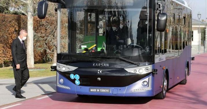 Ərdoğan Nazirlər Kabinetinin iclasına sürücüsüz avtobusla getdi