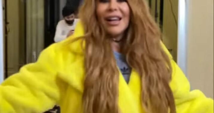 Aygün Kazımova geyimi ilə təəccübləndirdi -