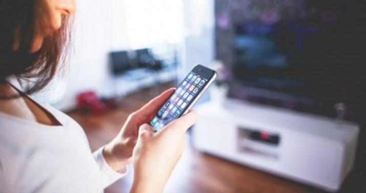 Şabranda qadın intim fotoları ilə şantaj edildi