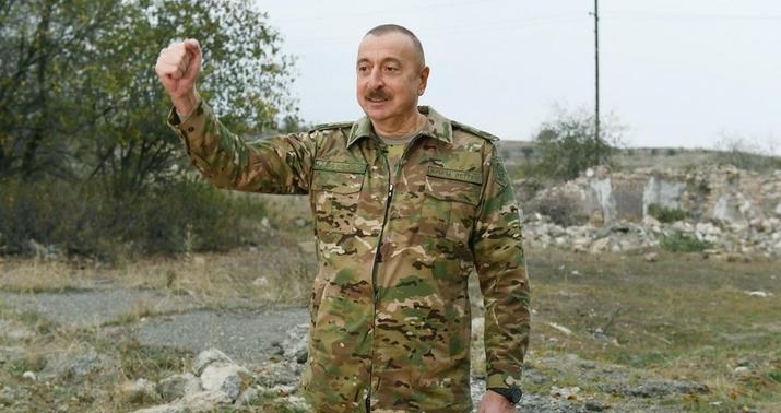 Prezident Laçında Azərbaycan bayrağını ucaltdı
