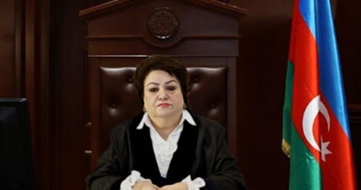 Bakı məhkəməsinin məşhur hakimi təqaüdə göndərildi