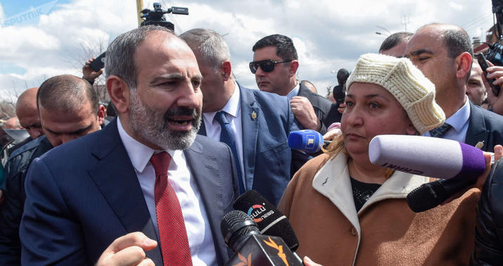 Paşinyan təcili Gümrüyə getdi:
