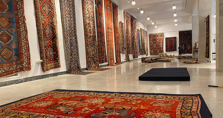Ermənilərin Şuşadan çıxardıqları xalçalar İrəvanda –