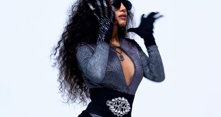 Səmra Rəhimlidən cəsarətli klip... -