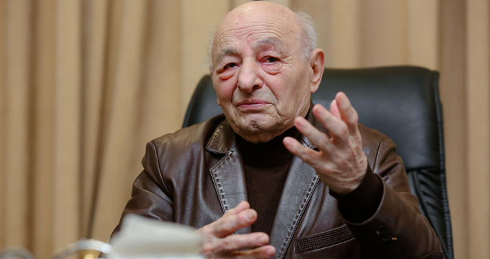 "Bağırov məni SEKA-ya çağırtdırdı, içəri girən kimi gördüm ki…" -