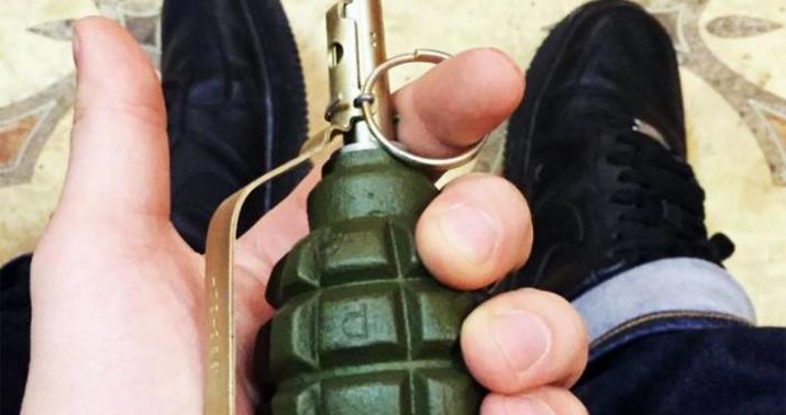 Bakıda kişi ailəsini qumbara ilə öldürmək istədi –